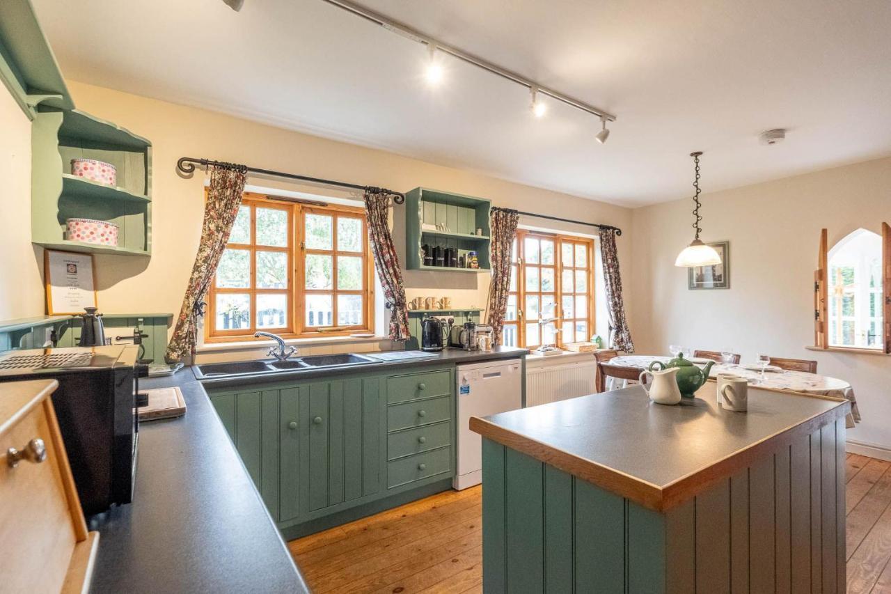 Micawbers - Aldeburgh Coastal Cottages Торпнес Екстериор снимка